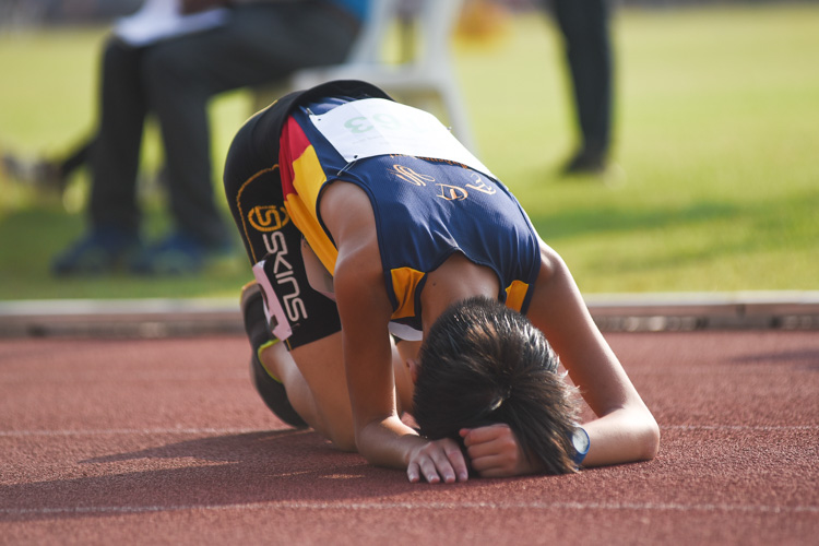 Ryan Wong (#163) of ACS(I) takes a breather after finishing in fifth place. (Photo 7 © Iman Hashim/Red Sports)