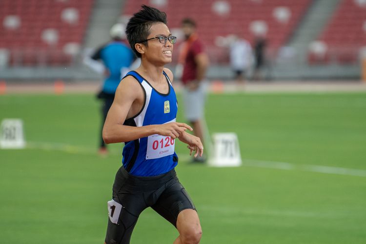 Edwin Huang Jingkai (#126) of Northbrooks Secondary School finished in seventh place in the B Division Boys' 2000m steeplechase final with a time of 07:16.44.