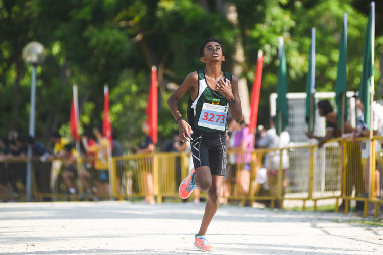 RI's Bhuvan Anantham finished third in the Boys’ B Division cross country race with a time of 17:15.1. (Photo 1 © Iman Hashim/Red Sports)