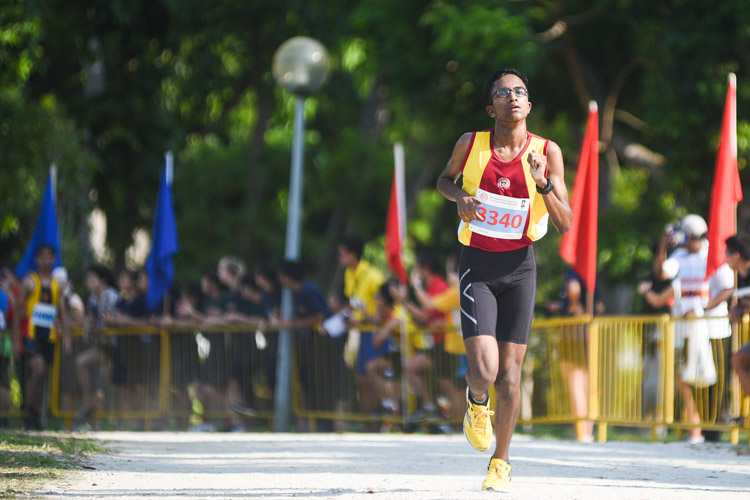 Victoria School's G Shyam Naidu finished fifth in the Boys’ B Division cross country race with a time of 17:28.8. (Photo 1 © Iman Hashim/Red Sports)