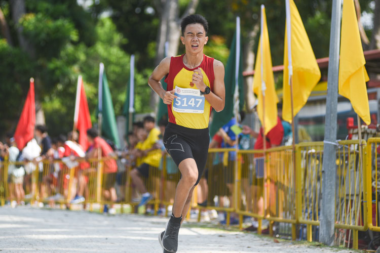 HCI's Dai Hexuan finished sixth in the Boys’ C Division cross country race with a time of 14:03.2. (Photo 1 © Iman Hashim/Red Sports)