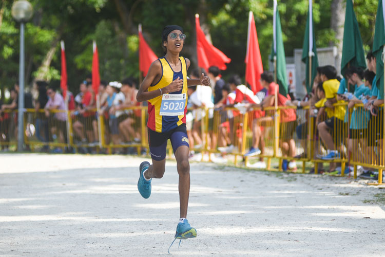 ACS(I)'s Niraj Singh finished eighth in the Boys’ C Division cross country race with a time of 14:10.0. (Photo 1 © Iman Hashim/Red Sports)