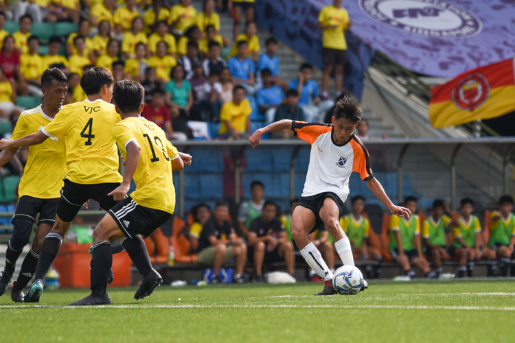 Zachariah Lim (SAJC #11) takes a shot which led to teammate Ahmad Yusuf (SAJC #9) scoring their team's third goal. (Photo 1 © Iman Hashim/Red Sports)