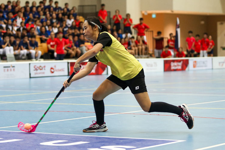 Mavis Ng Ker Hui (VJC #34) taking her penalty shot. (Photo 17 © Clara Lau/REDintern)