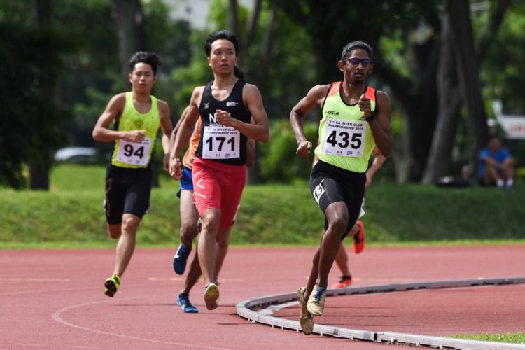 Kiranraj Suresh (#435) of Trackstar Athletics emerged champion in the Men's 800m timed finals with a time of 2:01.96. (Photo 1 © Iman Hashim/Red Sports)