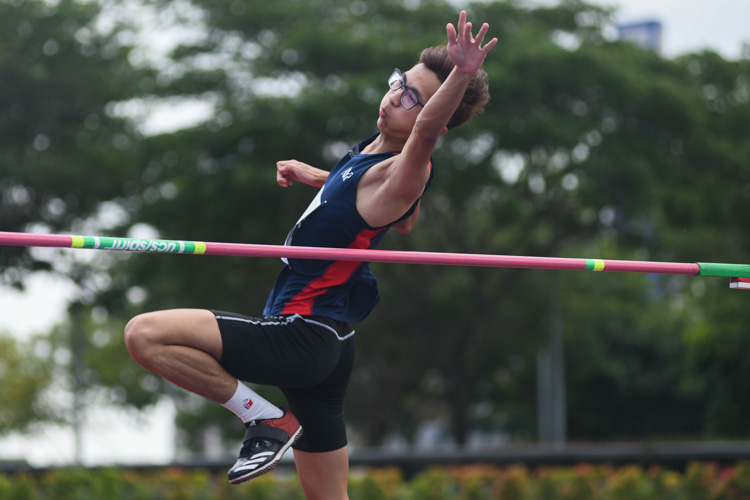 Koh Jin Hao (#95, Nanyang Polytechnic) finished sixth with a jump of 1.70m in the men's high jump event. (Photo 1 © Stefanus Ian/Red Sports)