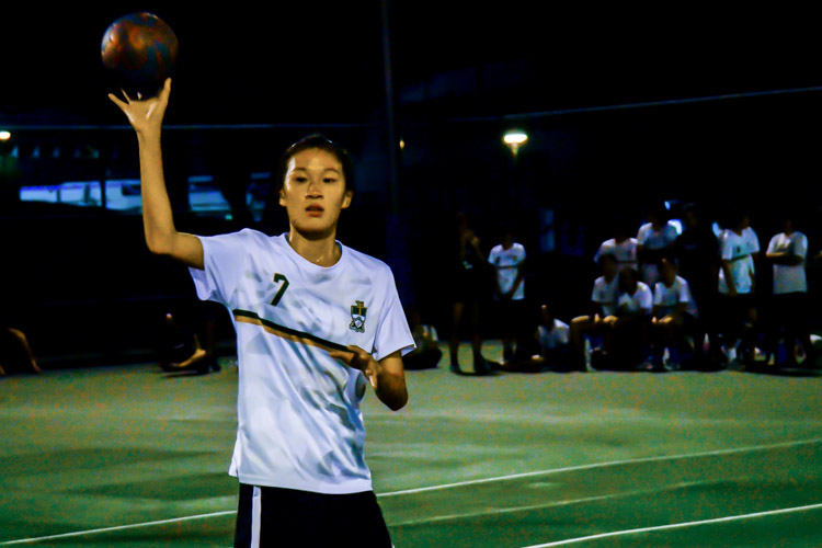 Arielle Chiang (#2) of Temasek Hall making a pass. (Photo 6 © REDintern Jodi Seah)