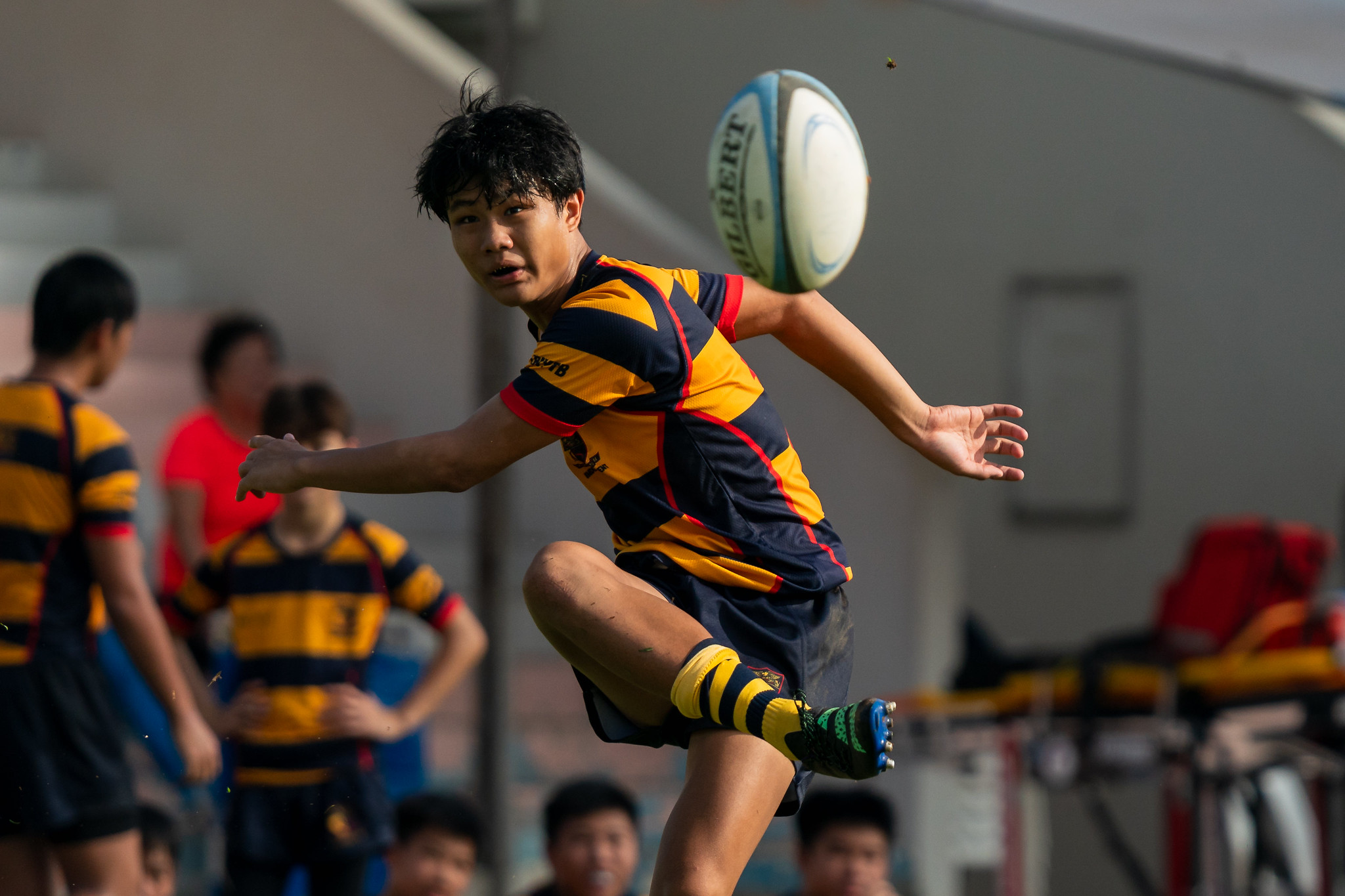 Asher Pei (AC #12) attempts a conversion. (Photo 2 © Bryan Foo/Red Sports)